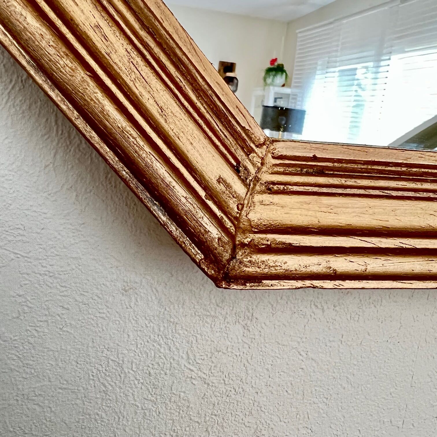 Octagonal golden mirror