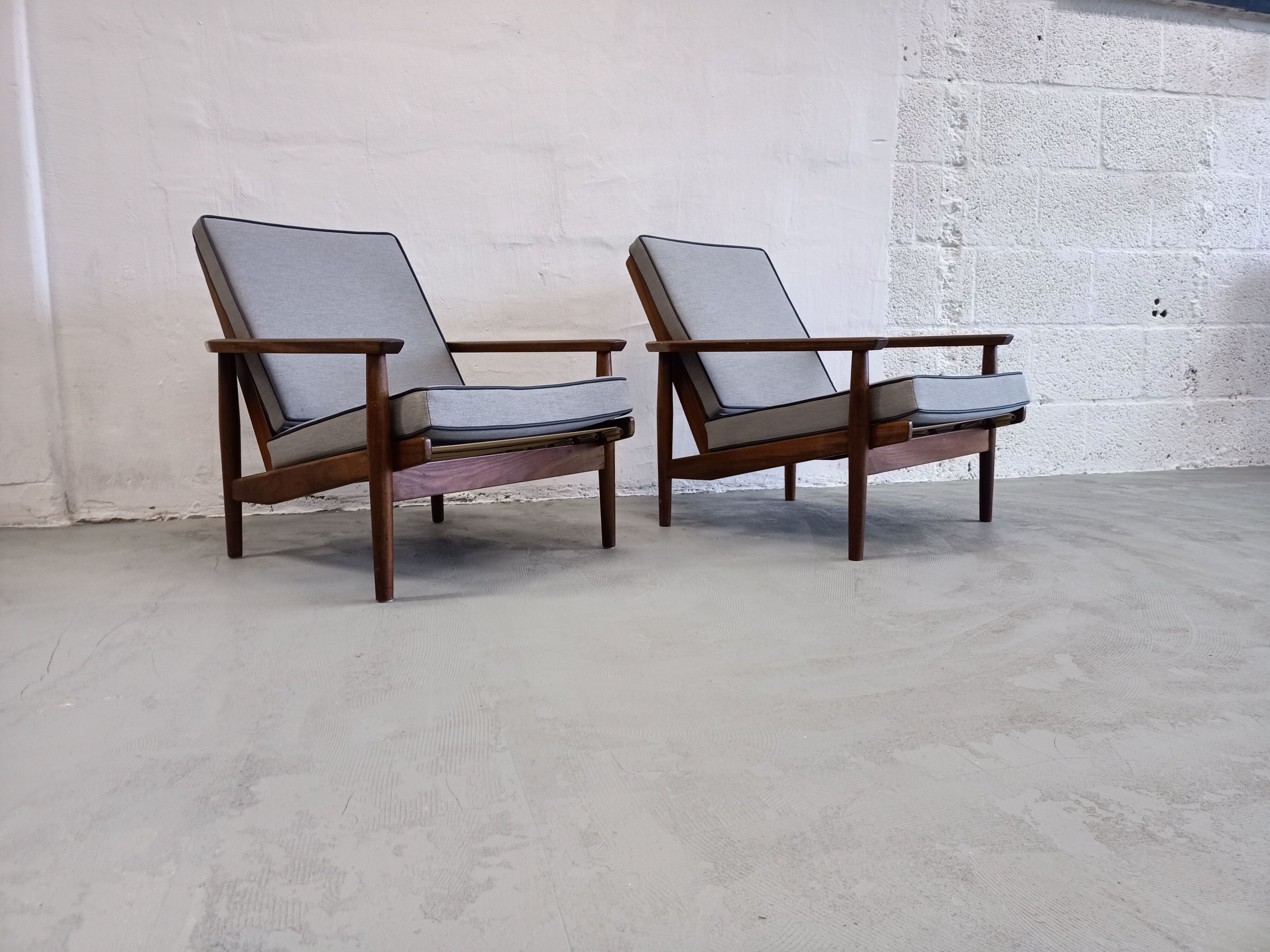 Paire de fauteuils en teck des années 1960, design hollandais