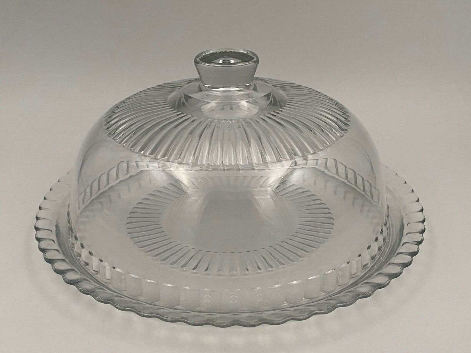Bell with cakes or cheeses in molded press xxe with dish