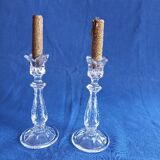 Paire de bougeoirs en verre taillé
