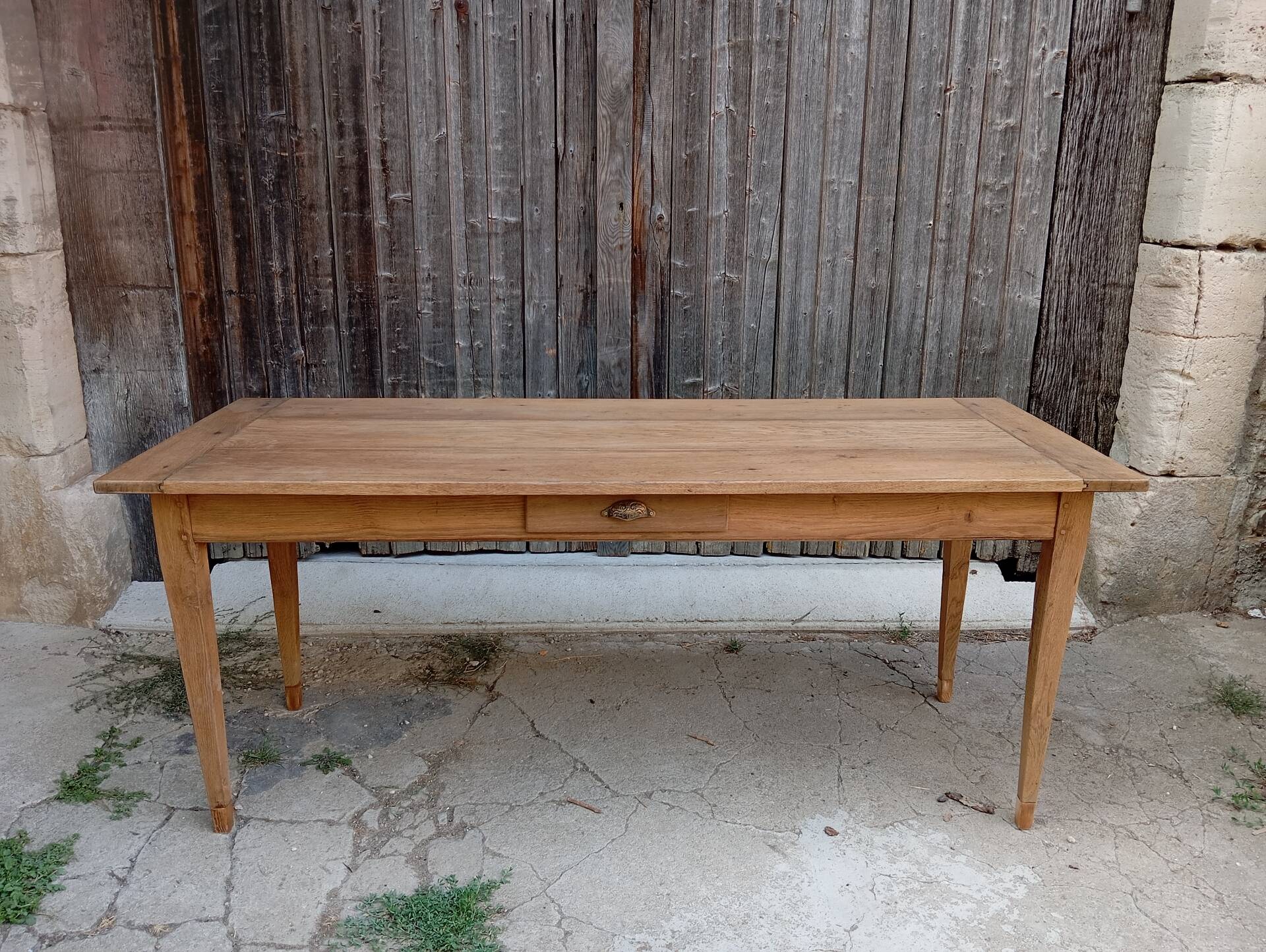 Farm table