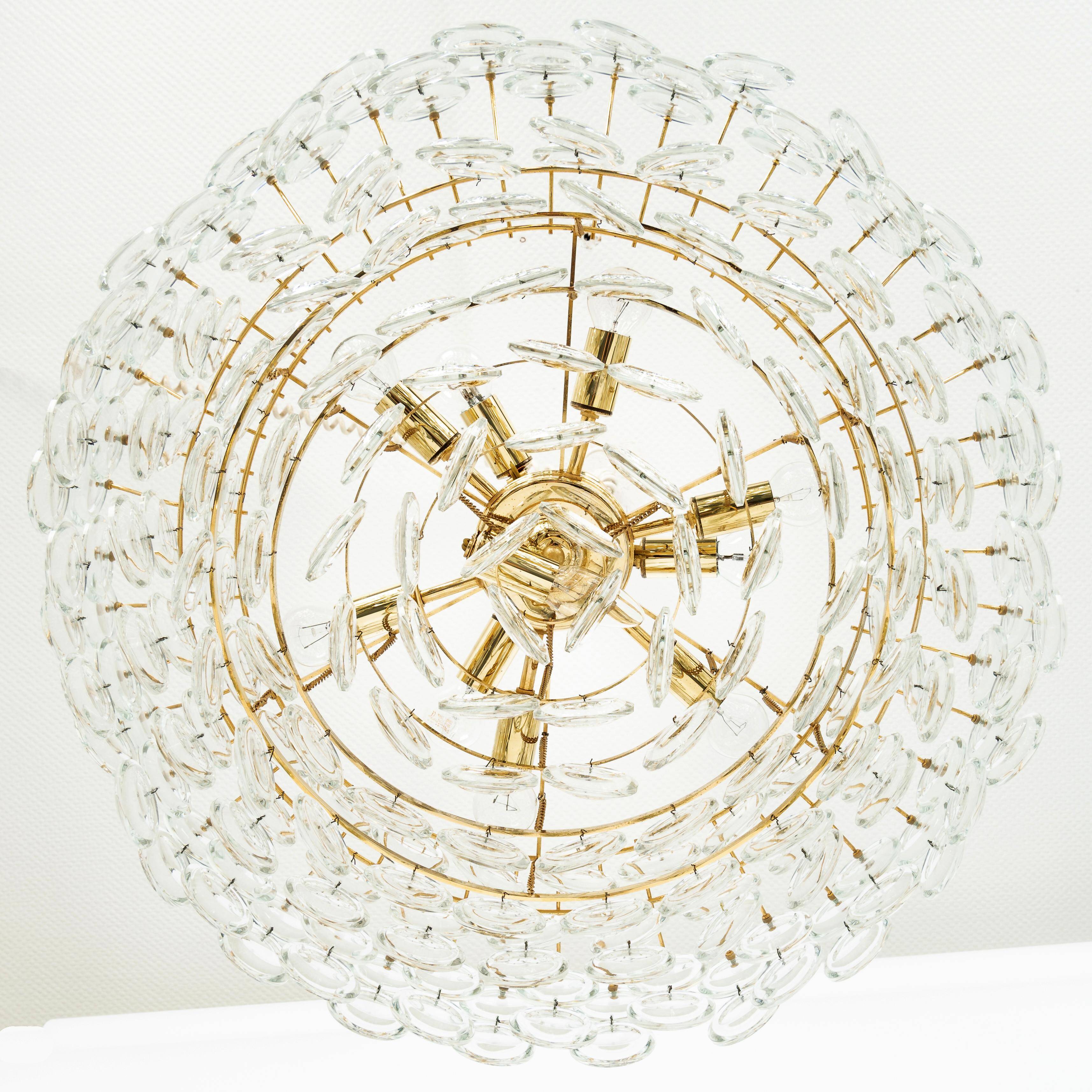 Large chandelier in gilded brass and crystal, Sciolari design by Palwa, Germany, 1970s.