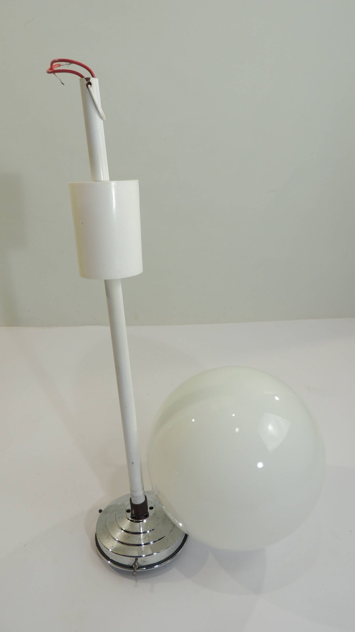 Vintage 70s pendant lamp in white opaline glass, 20 cm globe, chrome, light