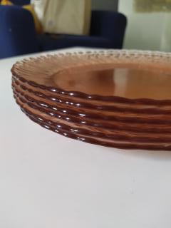 6 plates in pink Arcoroc glasses