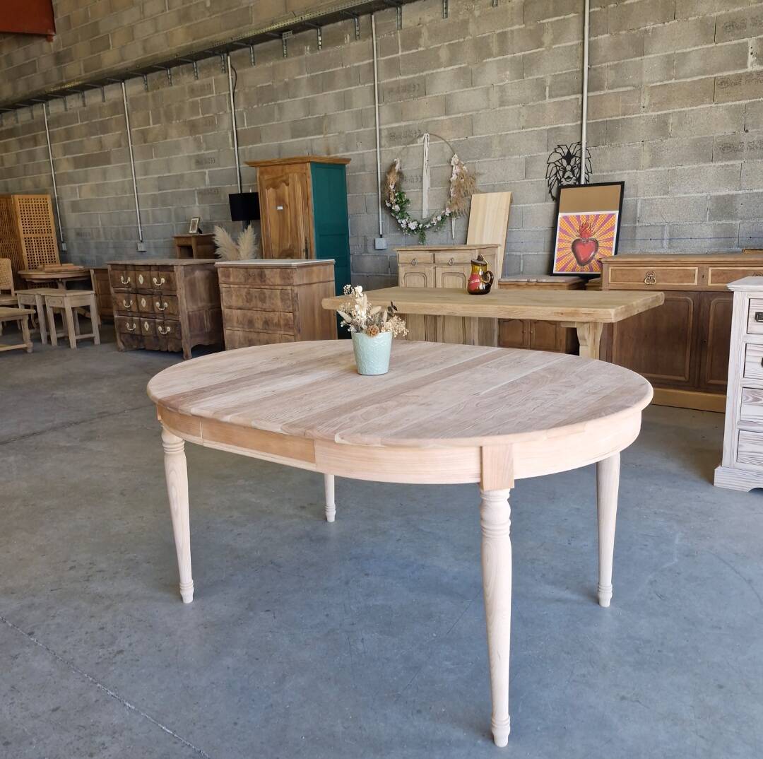 Round table solid cherry with extensions