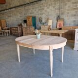 Round table solid cherry with extensions
