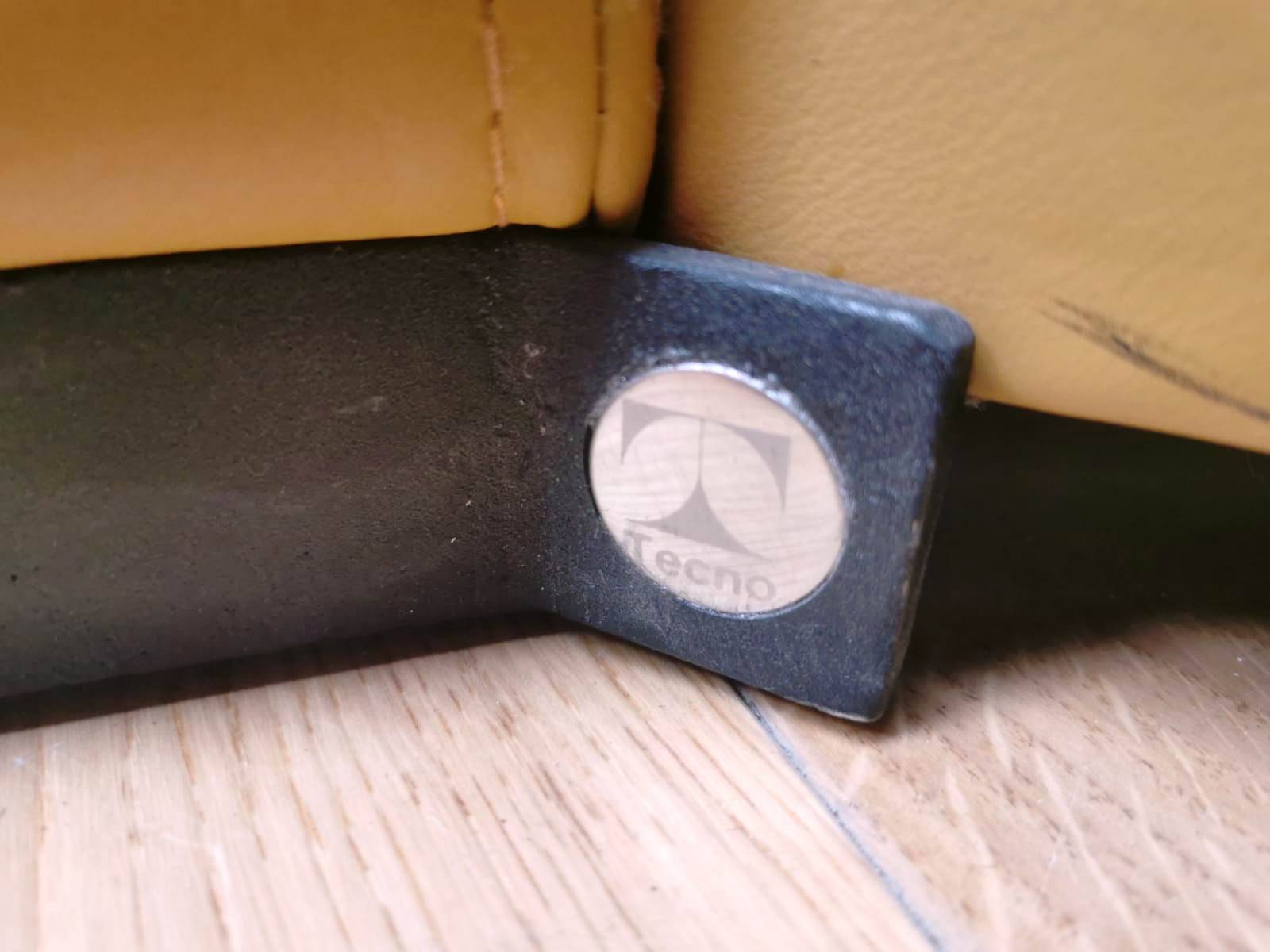 D201 armchair, Tecno