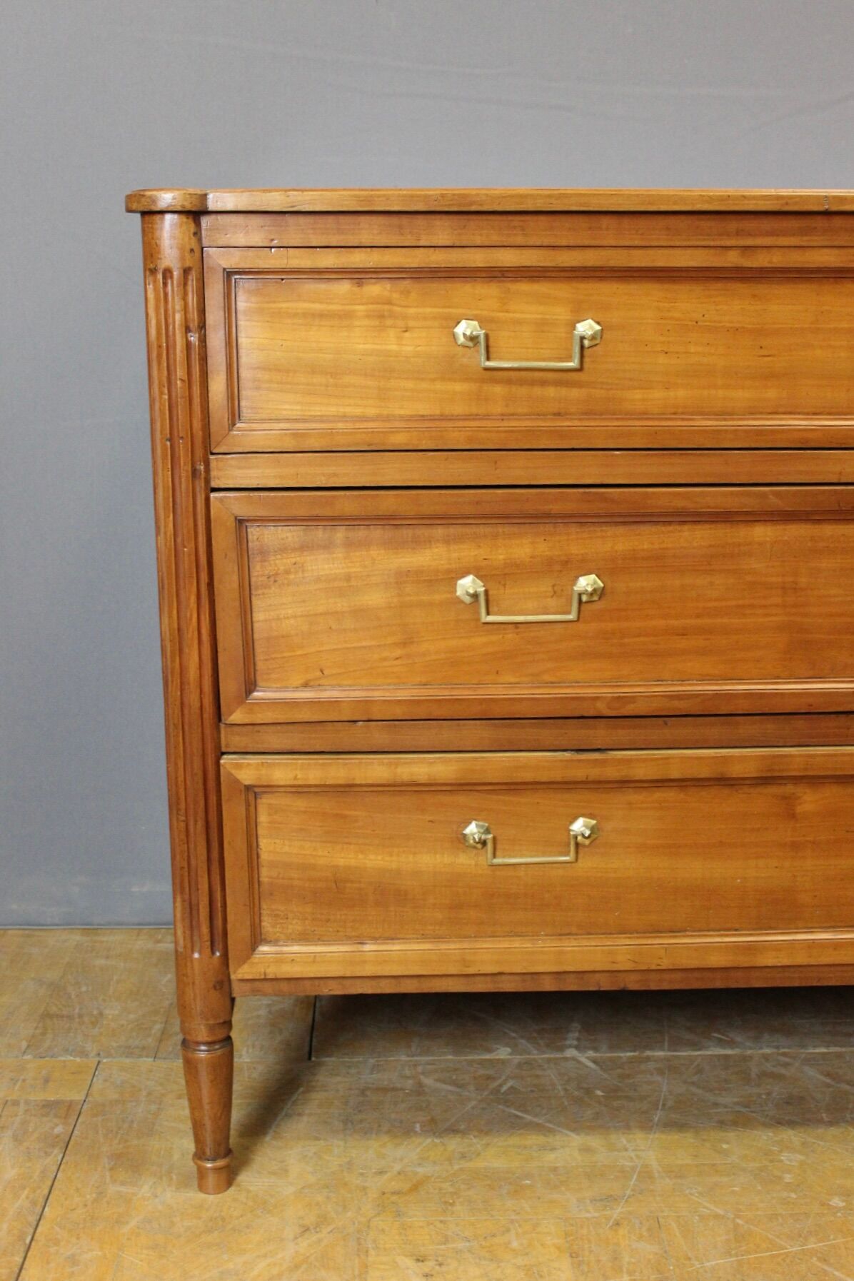 Commode Louis XVI en Merisier Fin XVIIIe