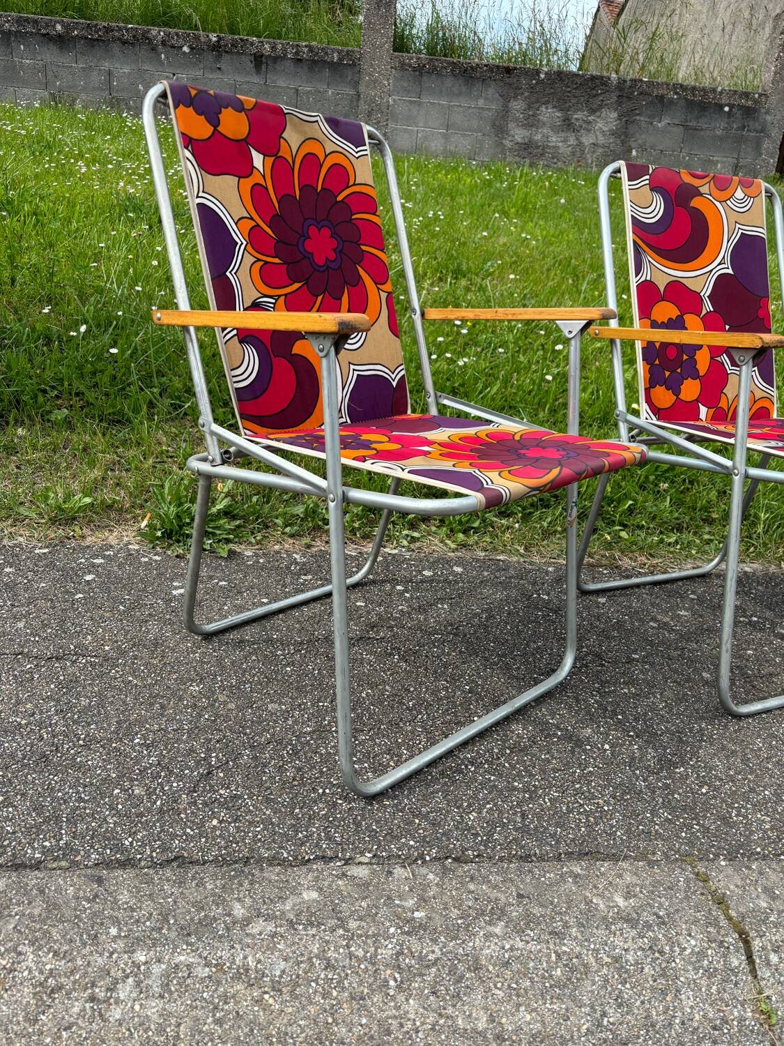 Vintage 70s Flower Power camping chair