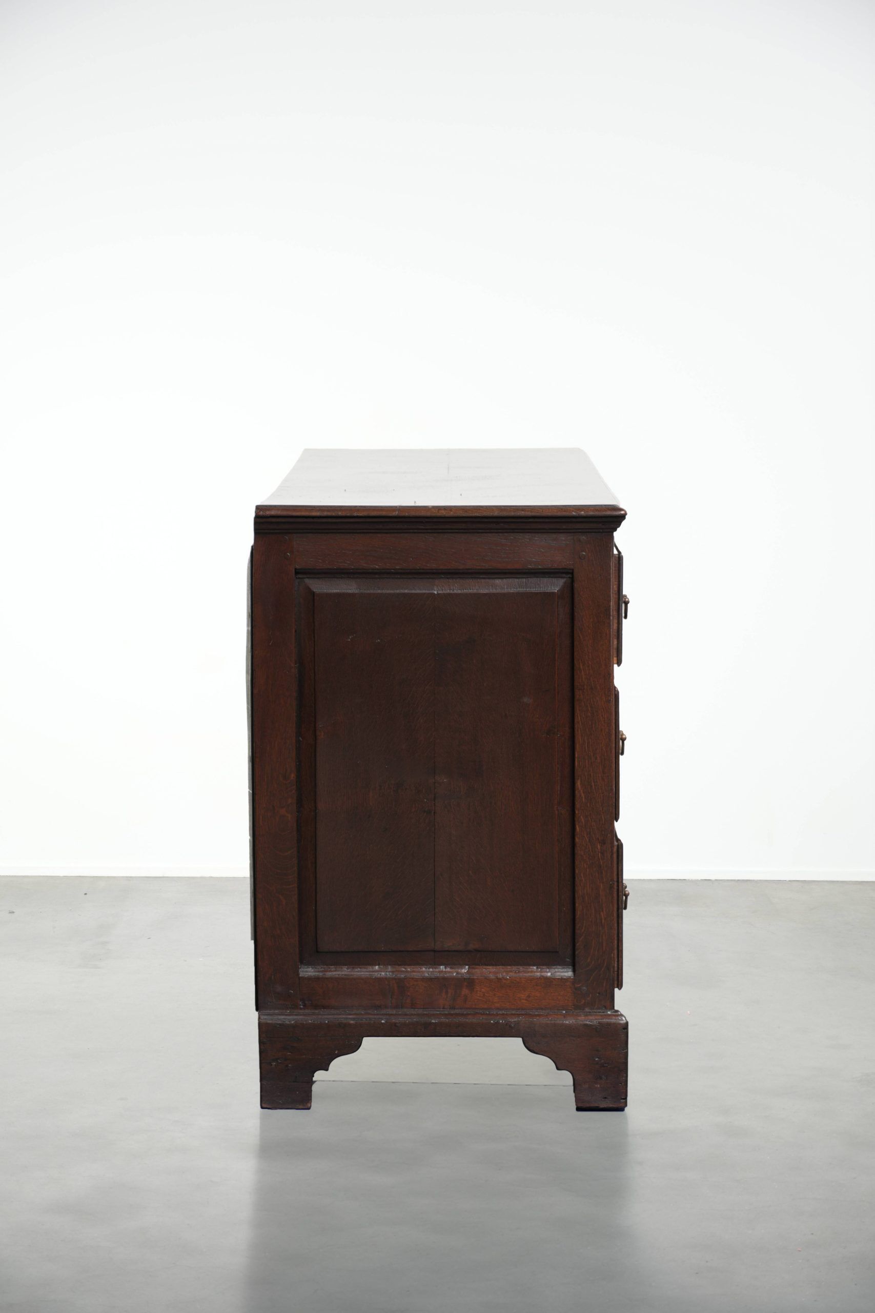 Buffet anglais en chêne antique du XVIIIe siècle / Commode anglaise basse