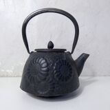 cast iron teapot
