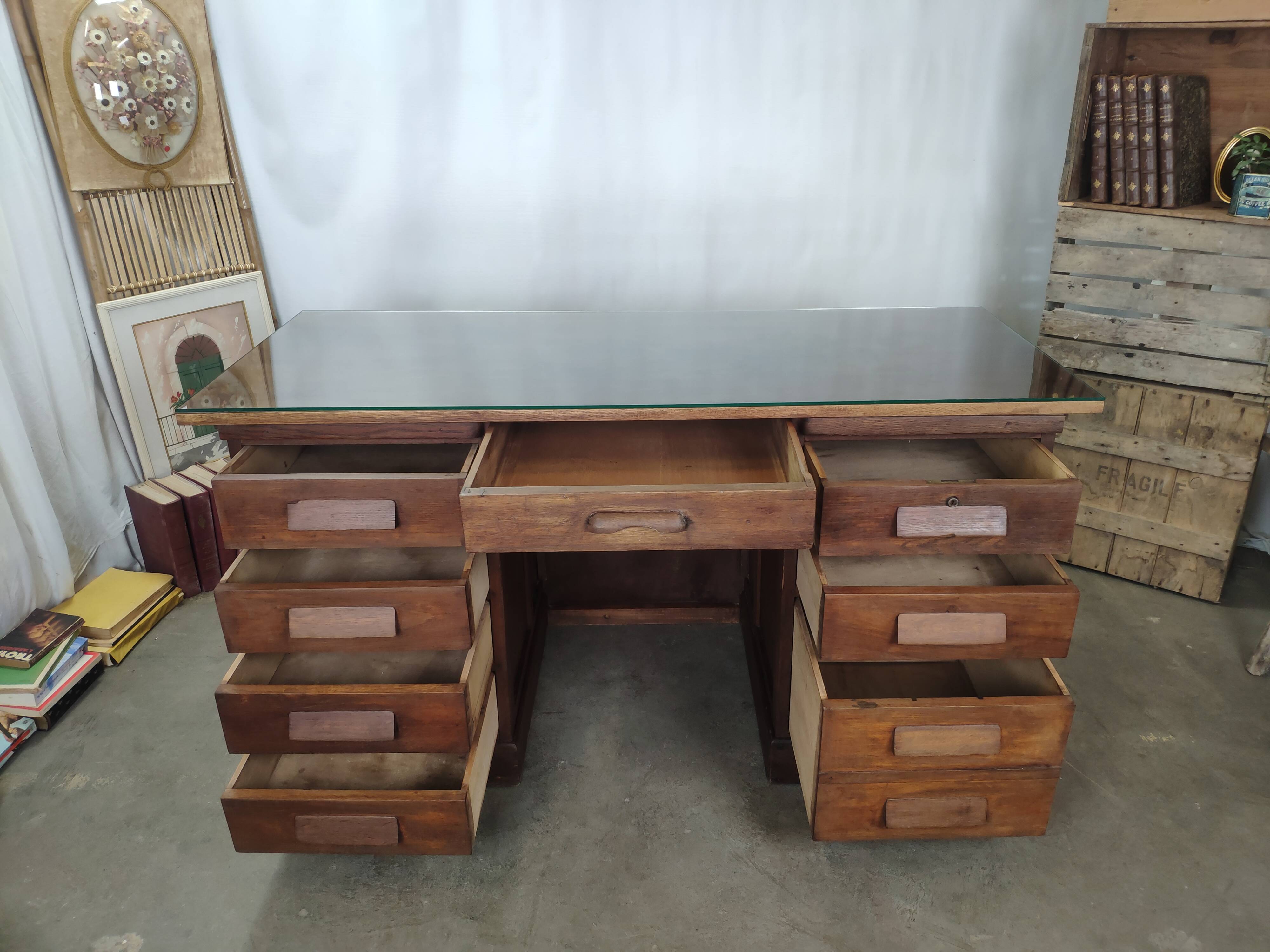 Bureau administration 9 tiroirs vintage