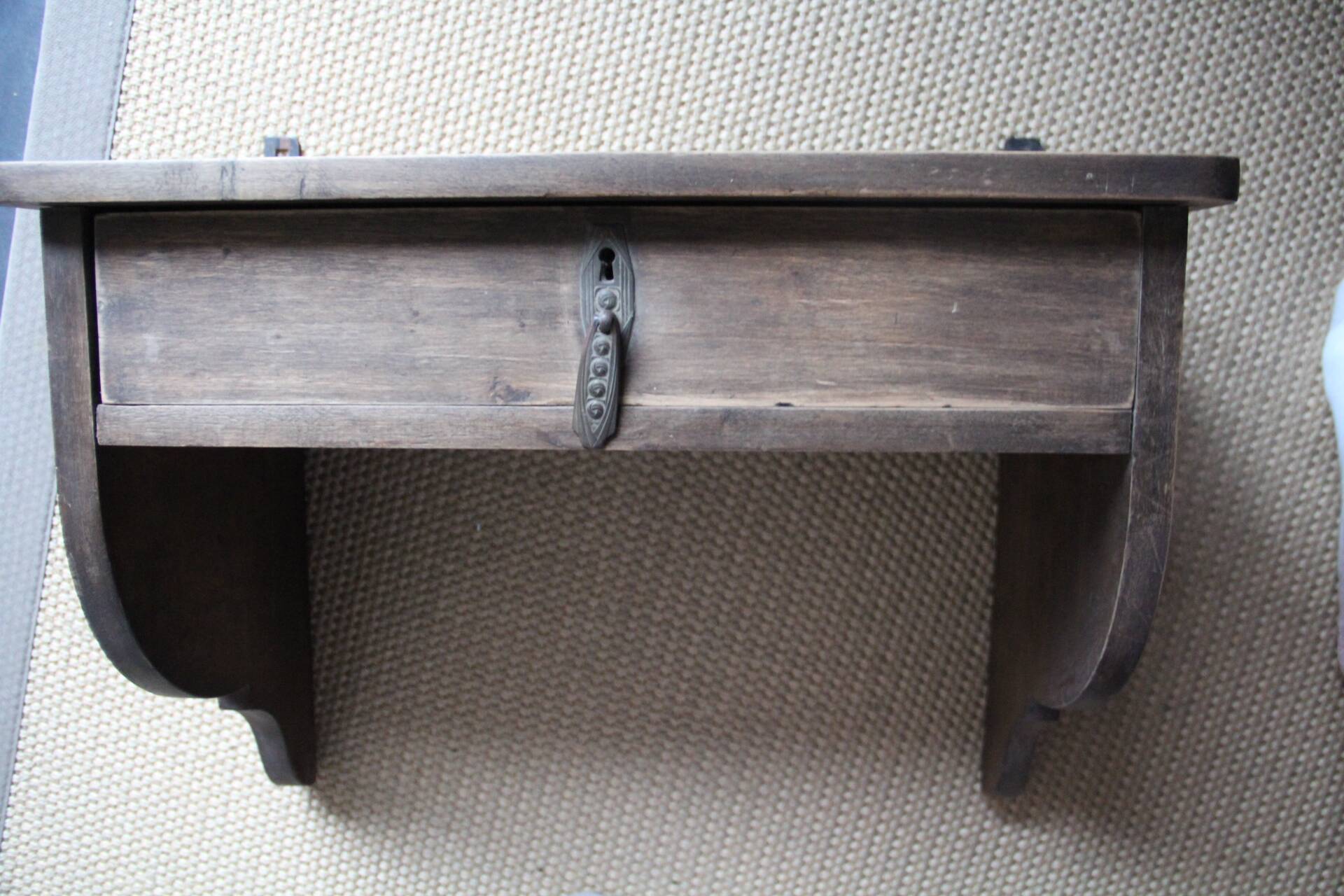 Side shelf with drawer