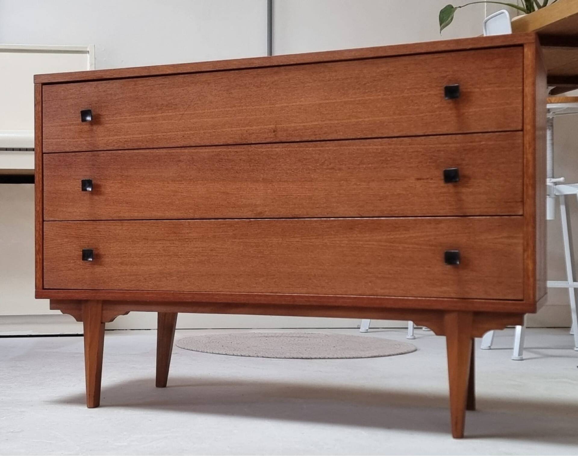Mid-century drawer cabinet