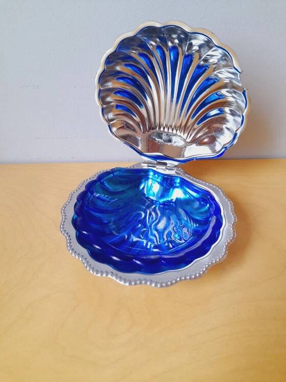 Shell butter dish