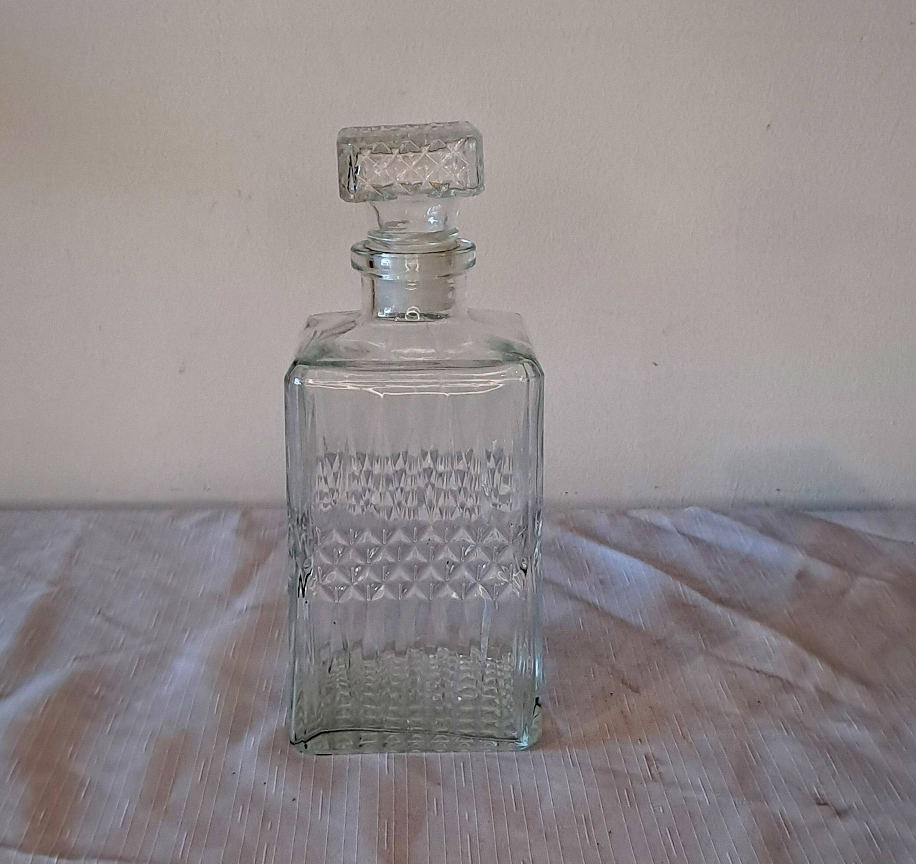 Vintage Diamond Cut Glass Decanter – Retro Elegance