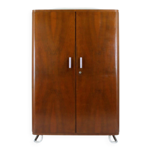 Garde-robe en acier chromé