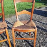 6 old mulched chairs in fruitier