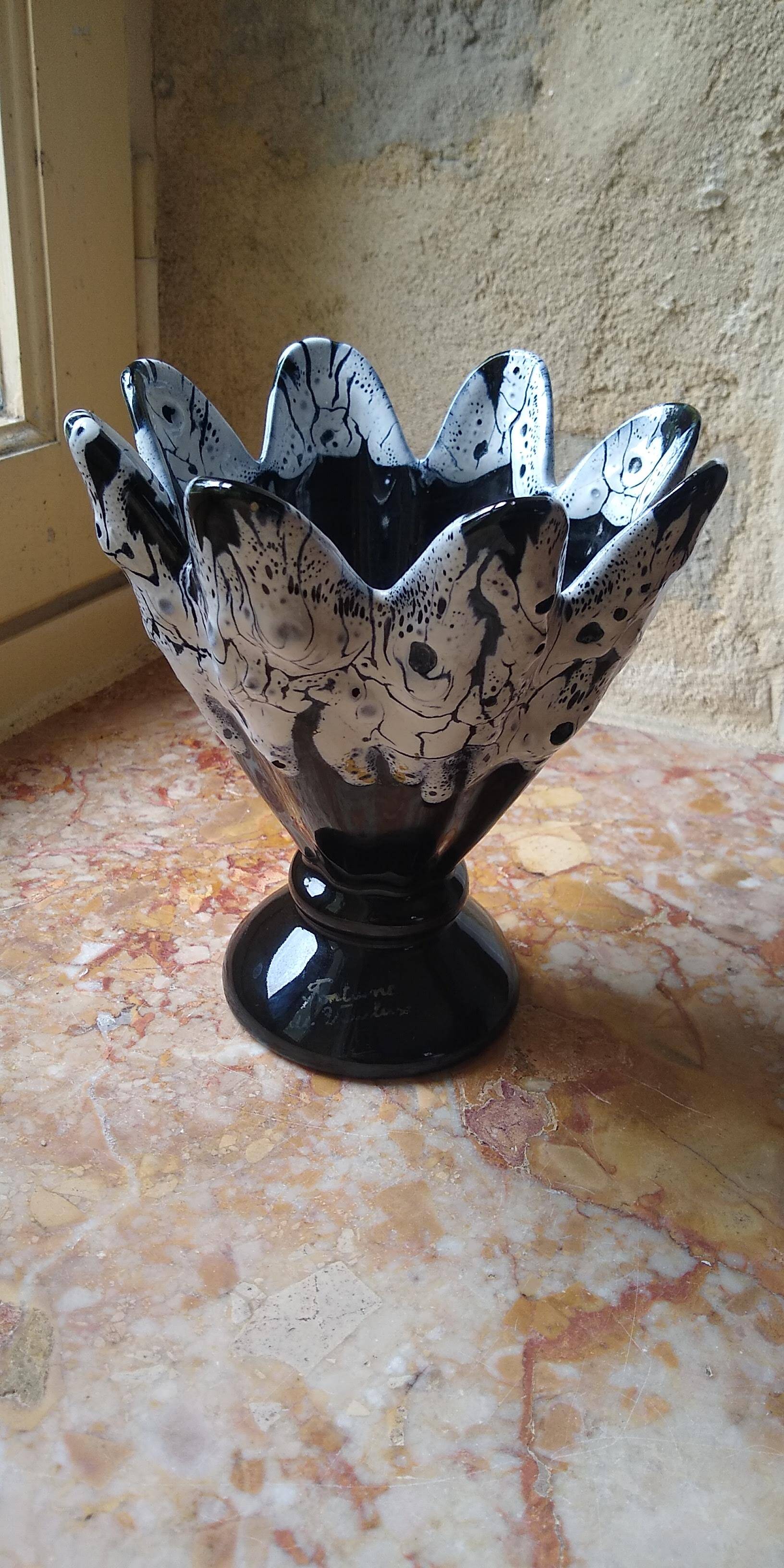 Black and white stoneware vase with high fire flame