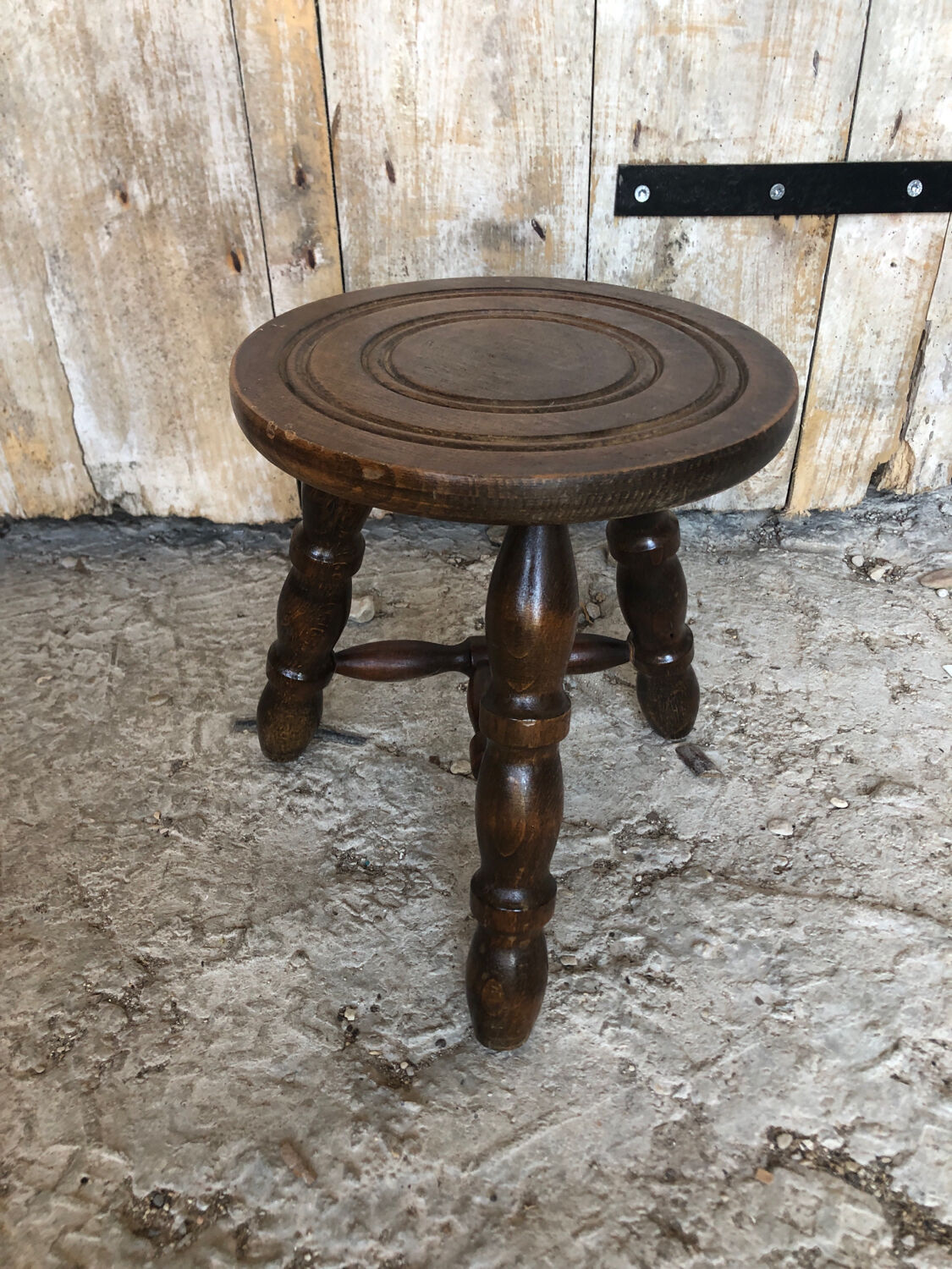 Tabouret de traite tripode bois tourné vintage Selency — free download