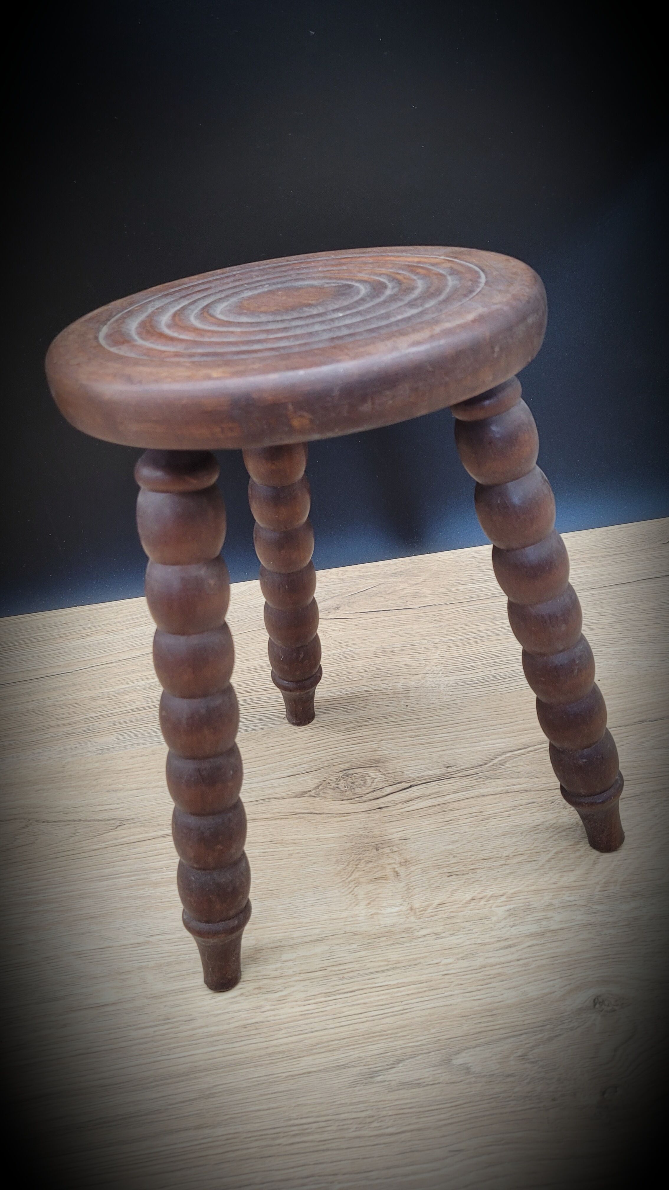 Tripod stool ball lined