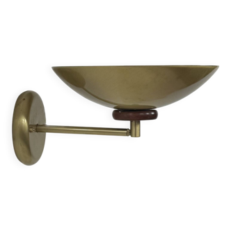 Vintage adjustable wall light, brass and wood, France 1970.