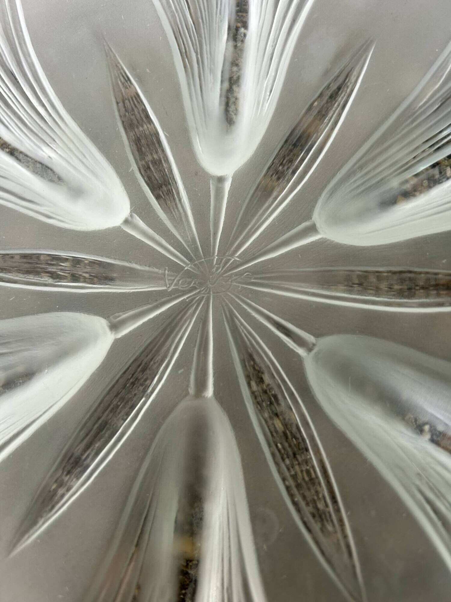 Verlys glass bowl