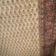 Tapis d'Orient en laine entièrement réalisé à la main