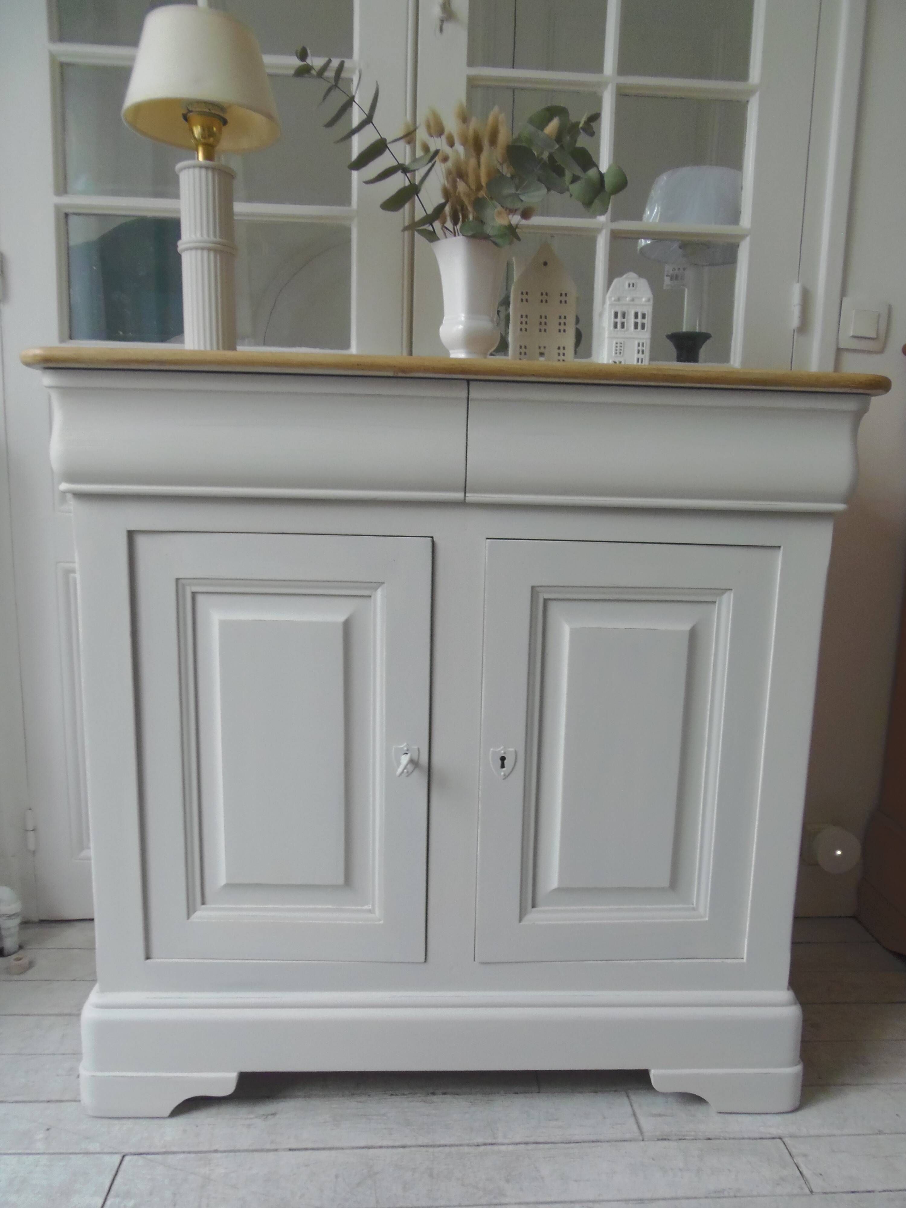 Louis Philippe style sideboard with pearl gray patina, 2 doors, drawers, wooden top.
