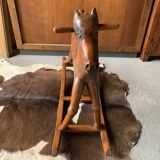 Cheval à bascule en bois