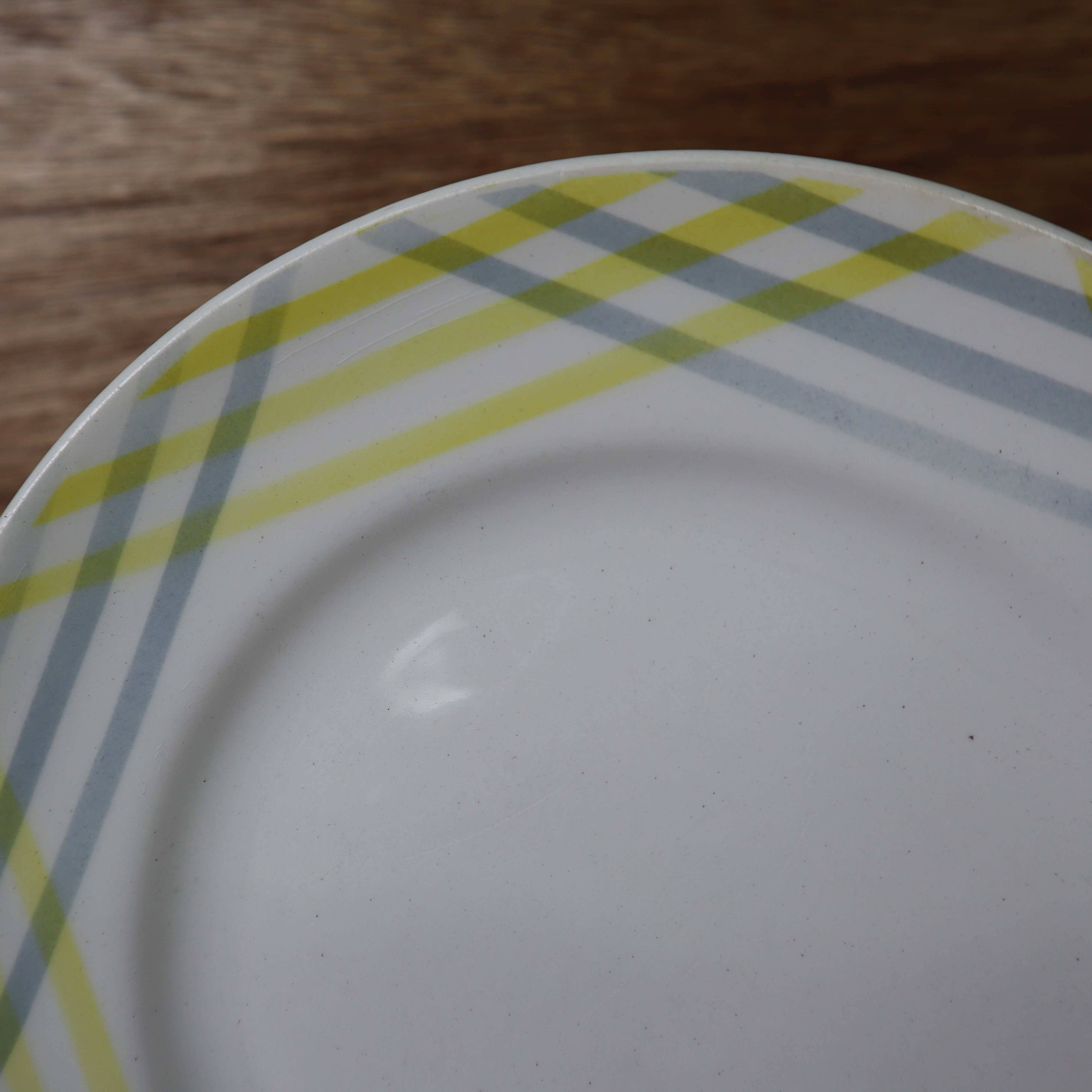 8 dessert plates with yellow and gray geometric decor Moulin des loups