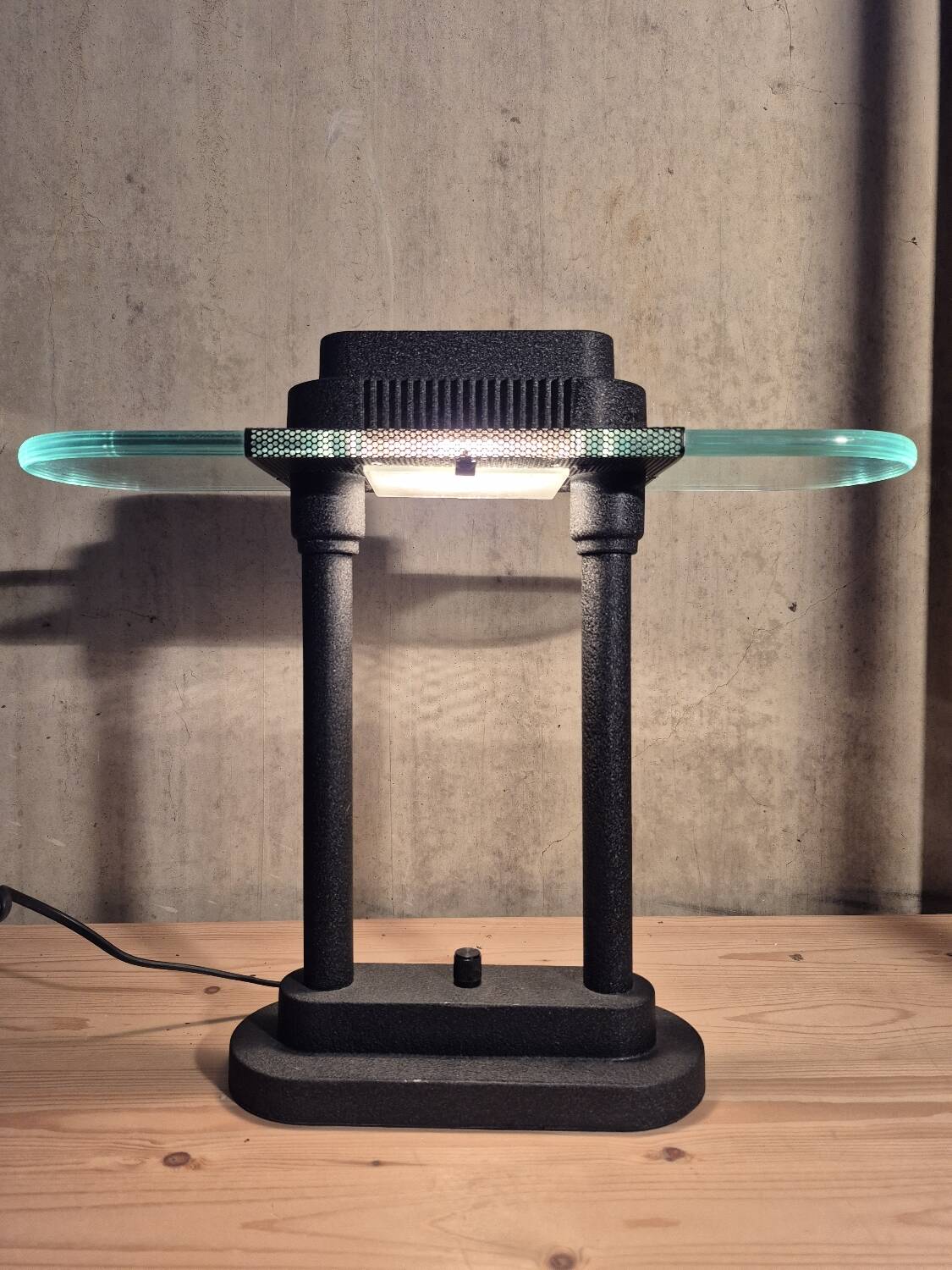 Lampe de banquier postmoderne Robert Sonneman années 1980 noire
