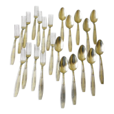 23 couverts, 12 fourchettes, 11 cuillères, métal argenté, 2 poinçons