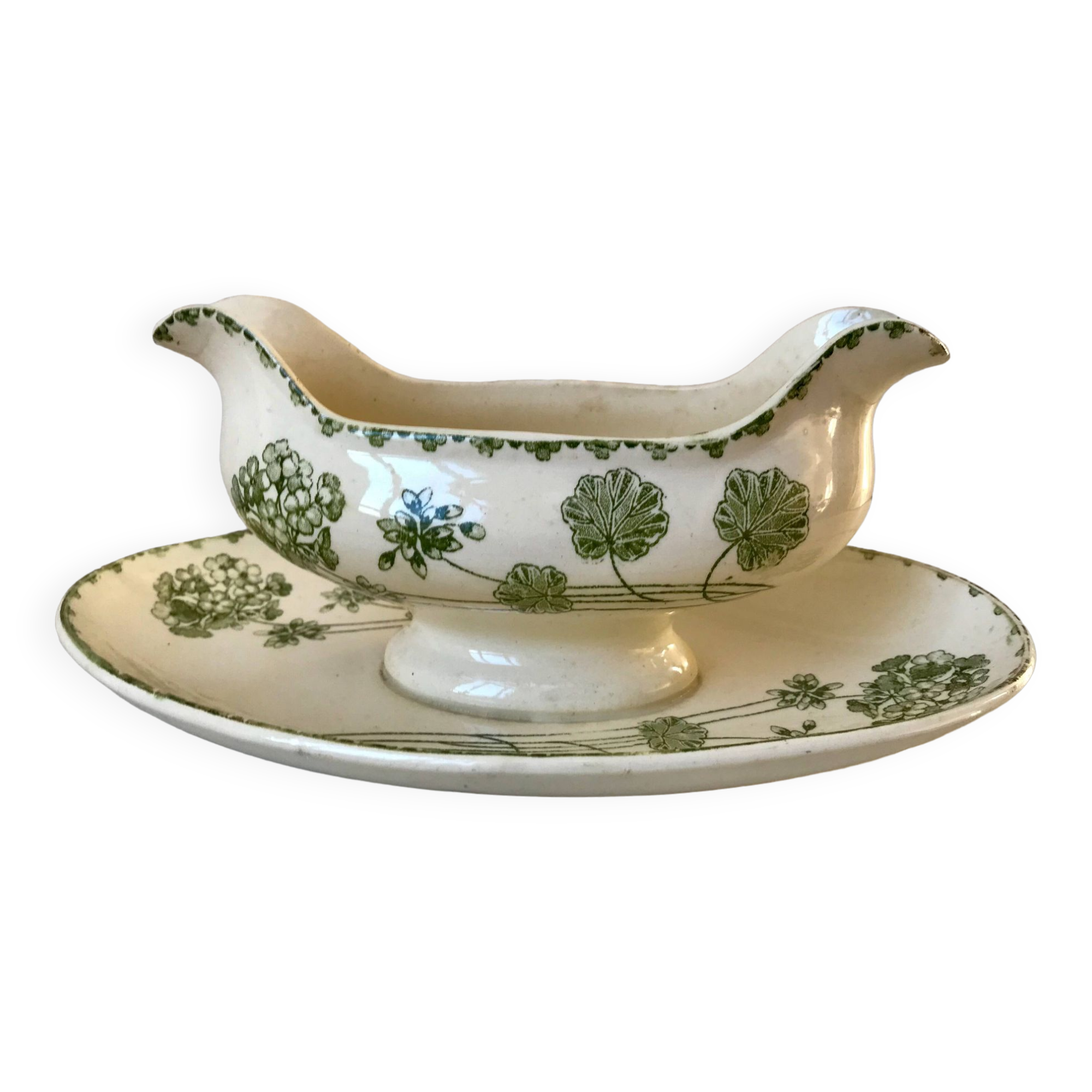 gravy boat in Terre de Fer Digoin Sarreguemines model "Géranium" green late 19th century