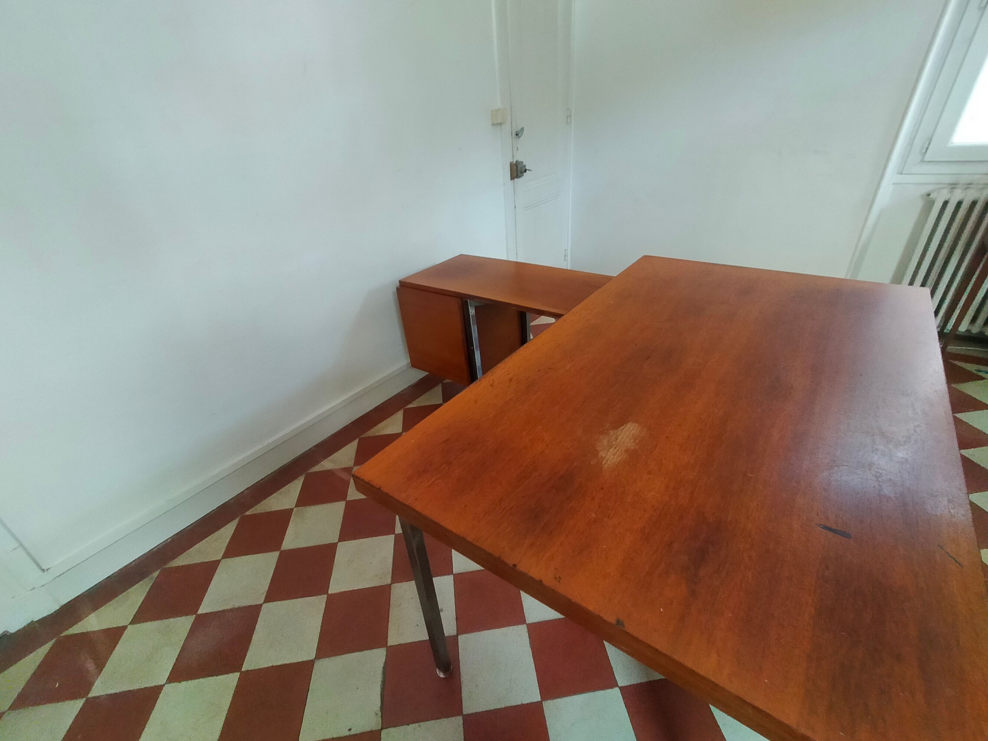 Desk with removable drawers in the style of Florence Knoll.