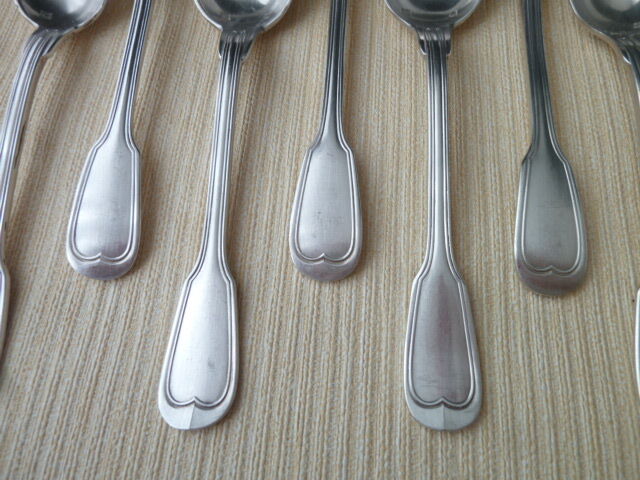 Box of 12 teaspoons in silver metal