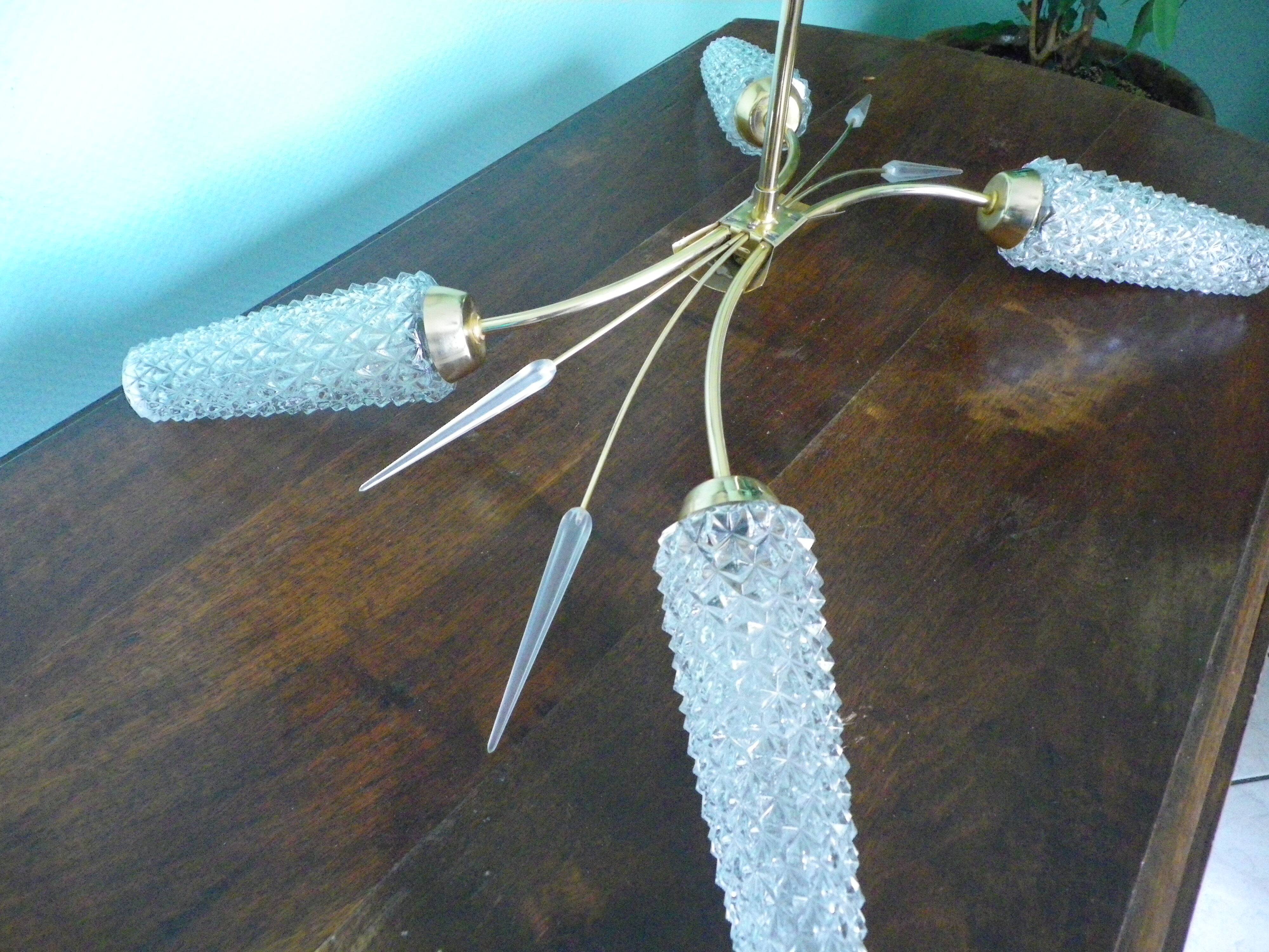 Four-light suspension with glass lampshade, diamond size, 1980.