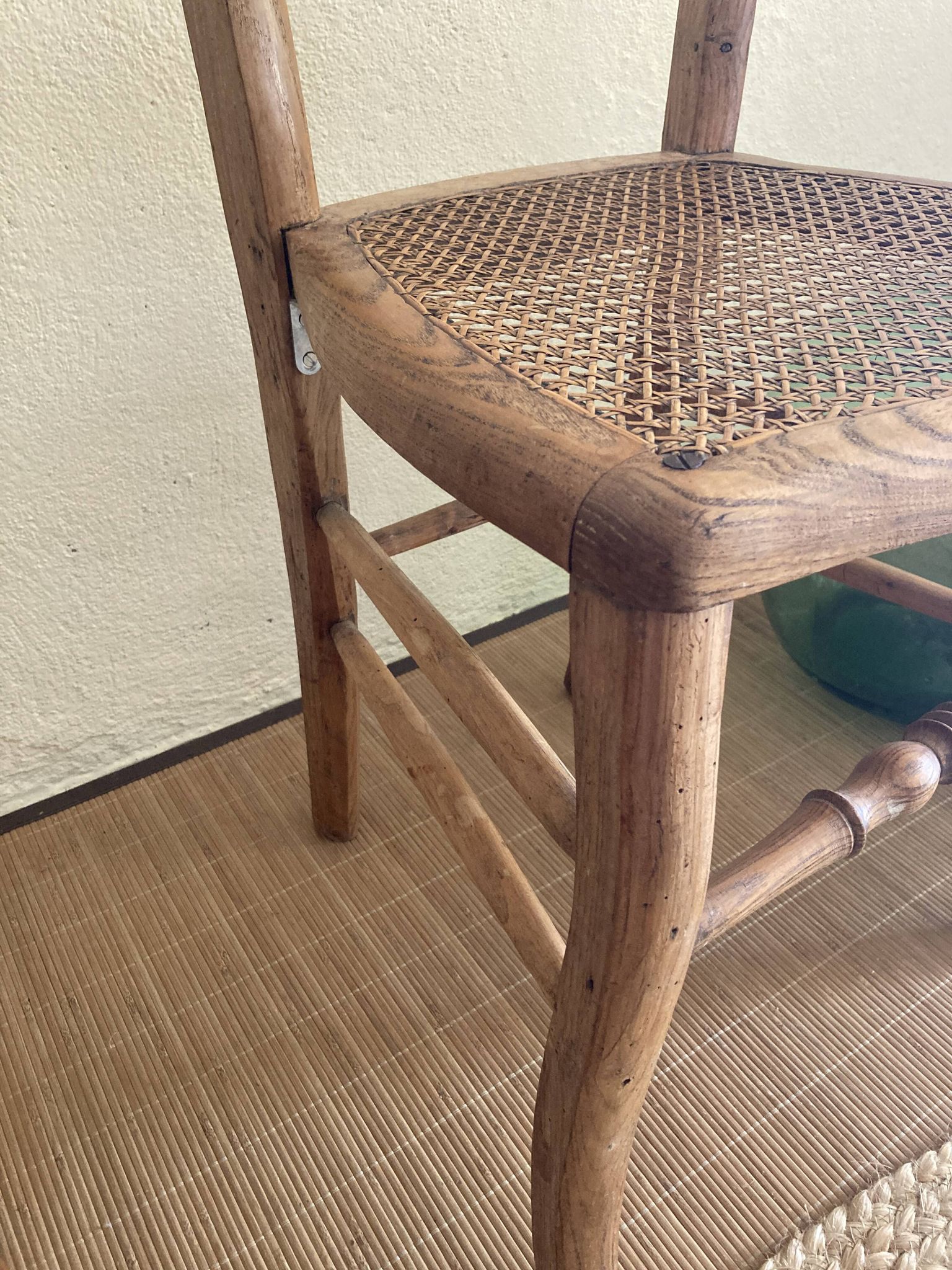 Lot de deux chaises ancienne avec cannage