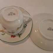 Two cups and saucers in fine porcelain, orchard model.