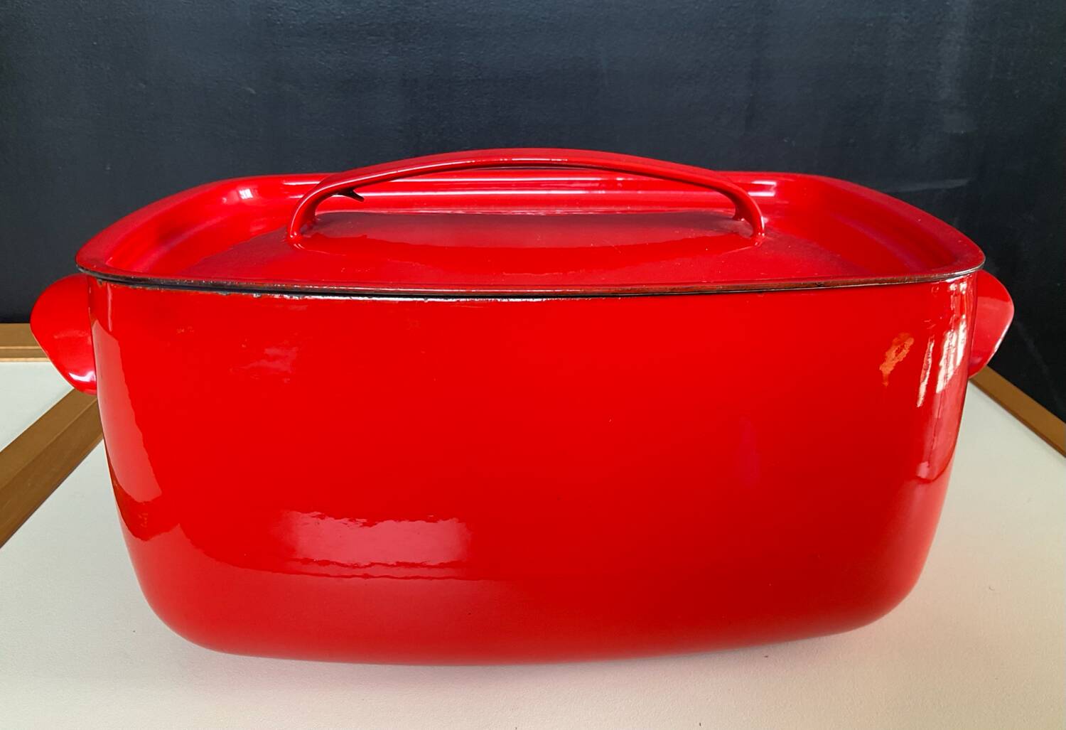 Vintage enamelled cast iron casserole dish