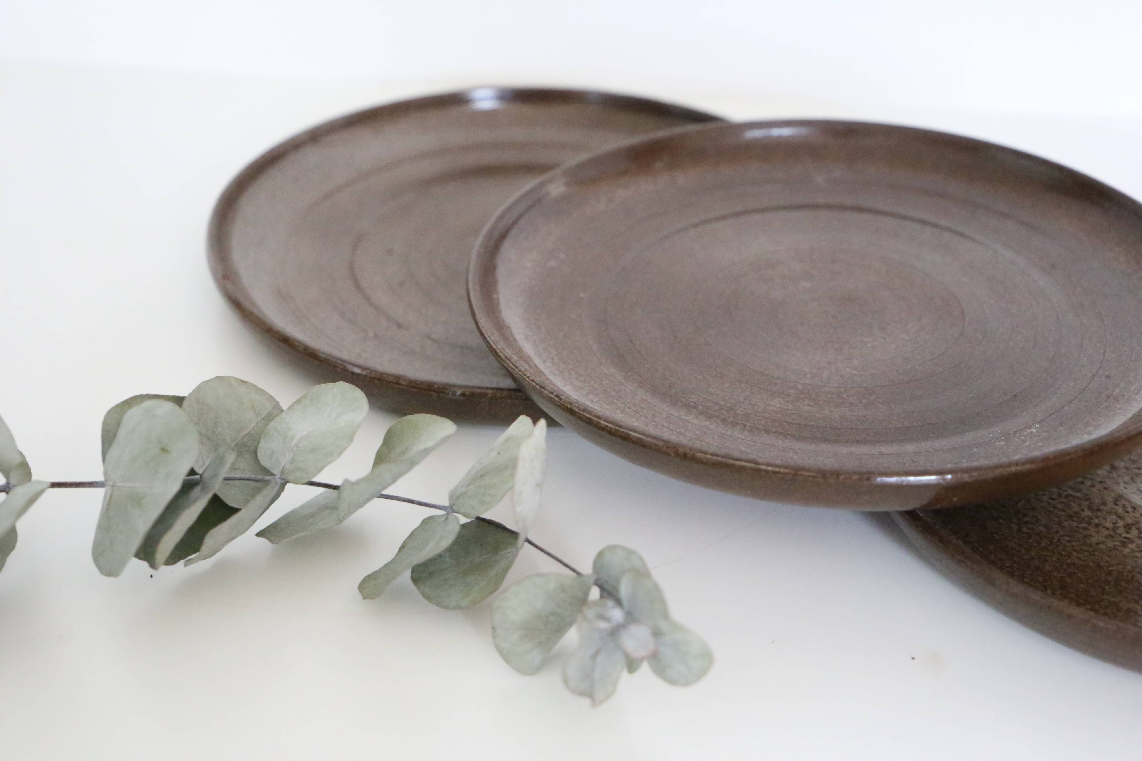 Flat plates x3, artisanal pottery, France