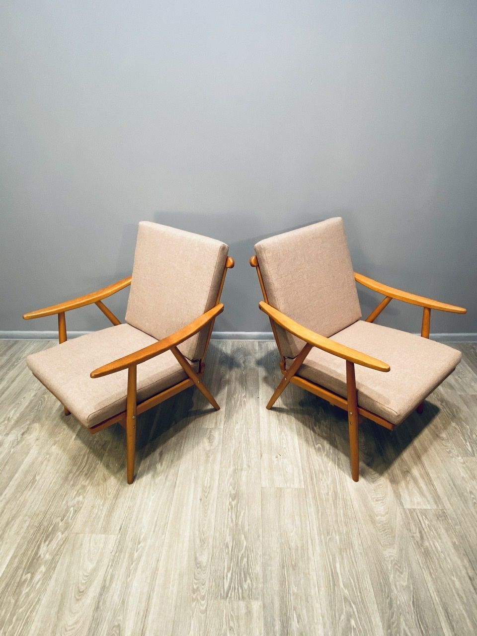 Paire de fauteuils Thonet vintage 1960