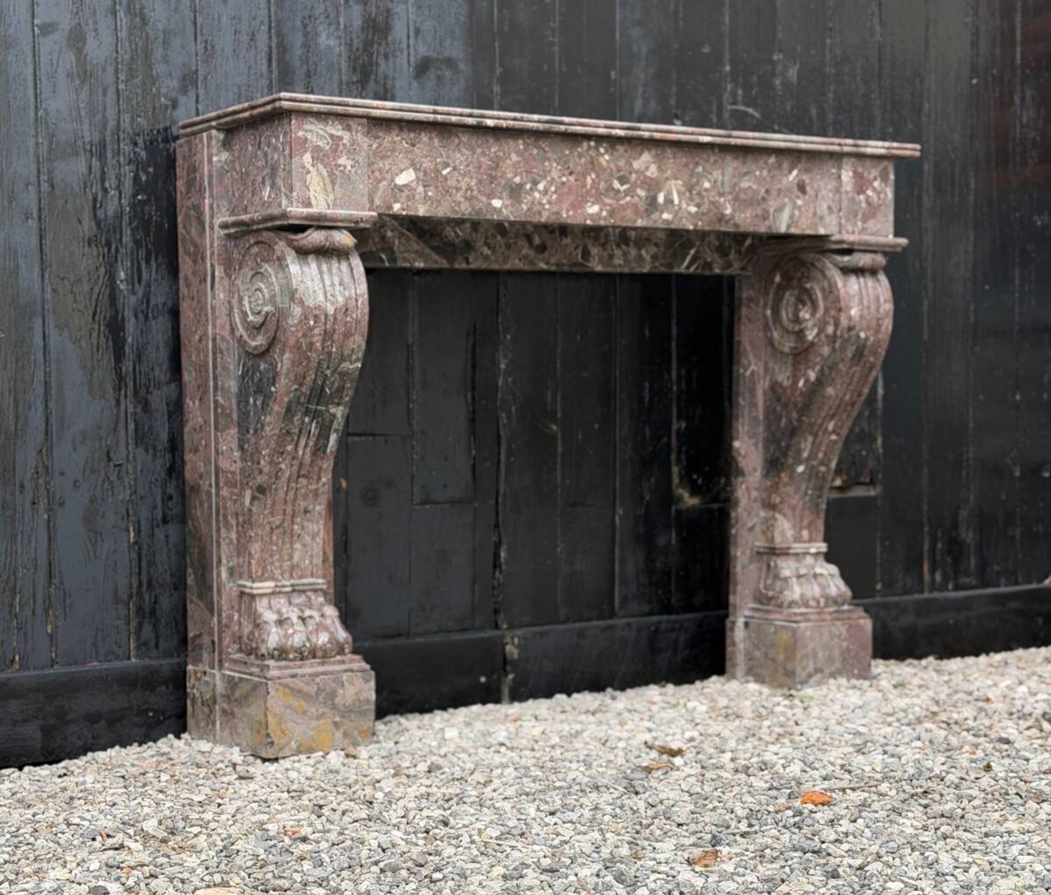 Cheminée Charles X en marbre de Waulsort, XIXème siècle