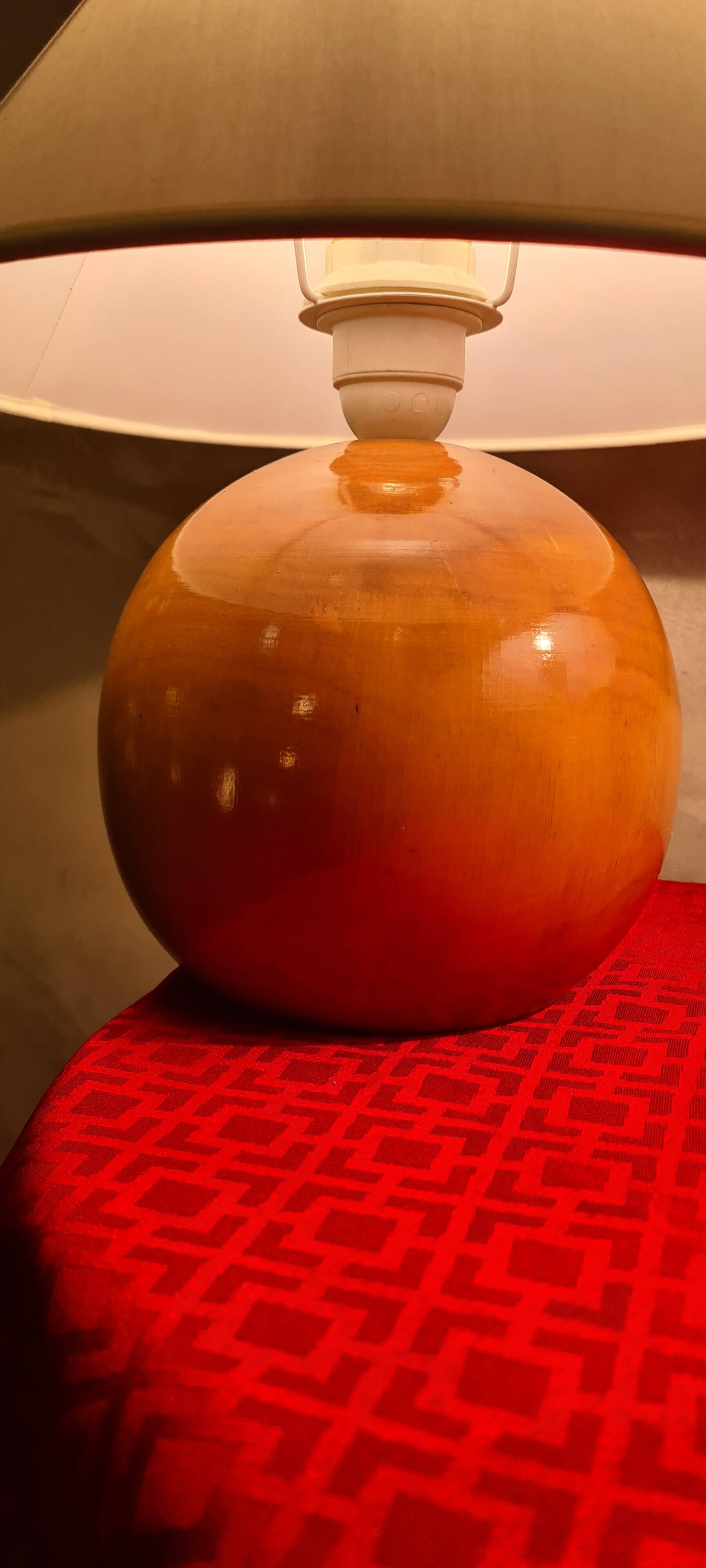 pair of solid wood varnished lamps 1kg 32x30 elec ok screw bulb very good