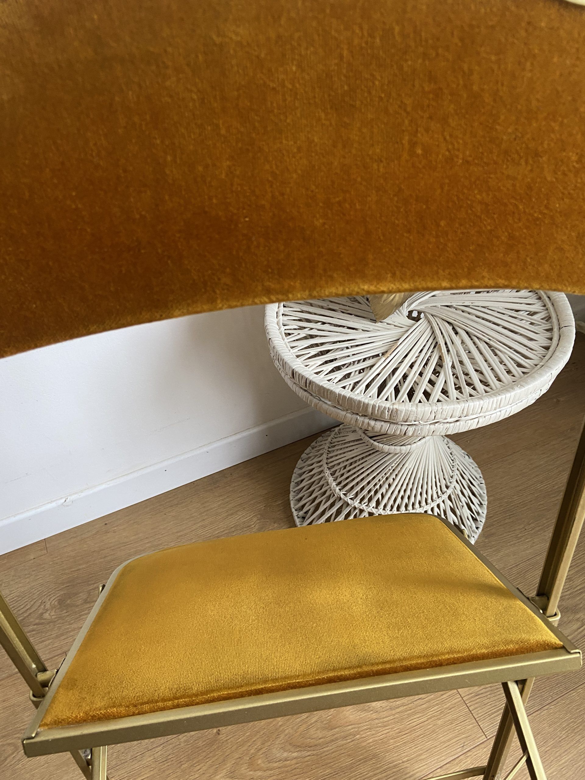 Vintage chaisor folding chair in gold yellow velvet