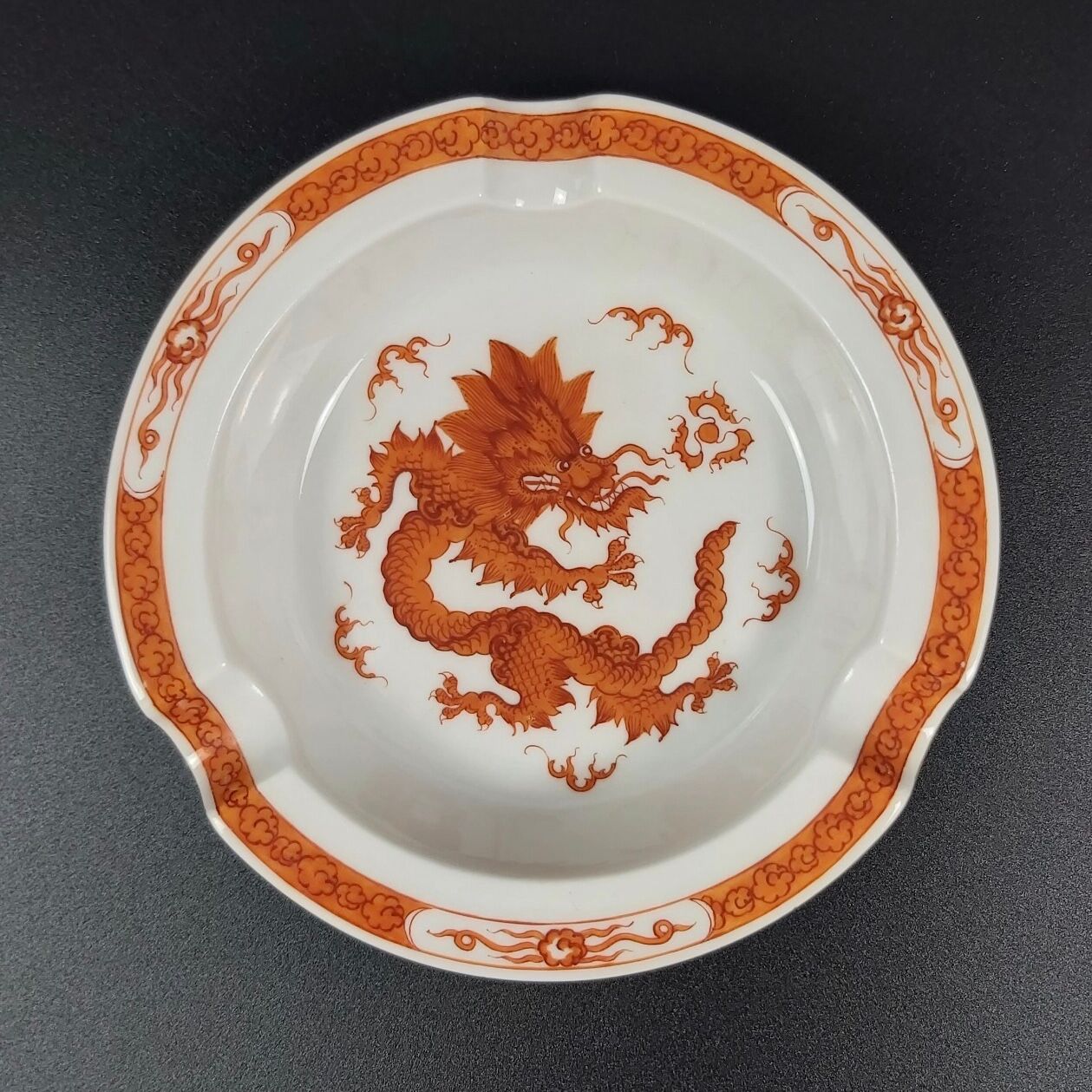 Meissen Porcelain Ming Dragon Ashtray, Germany, 20th Century