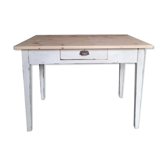 Farm table
