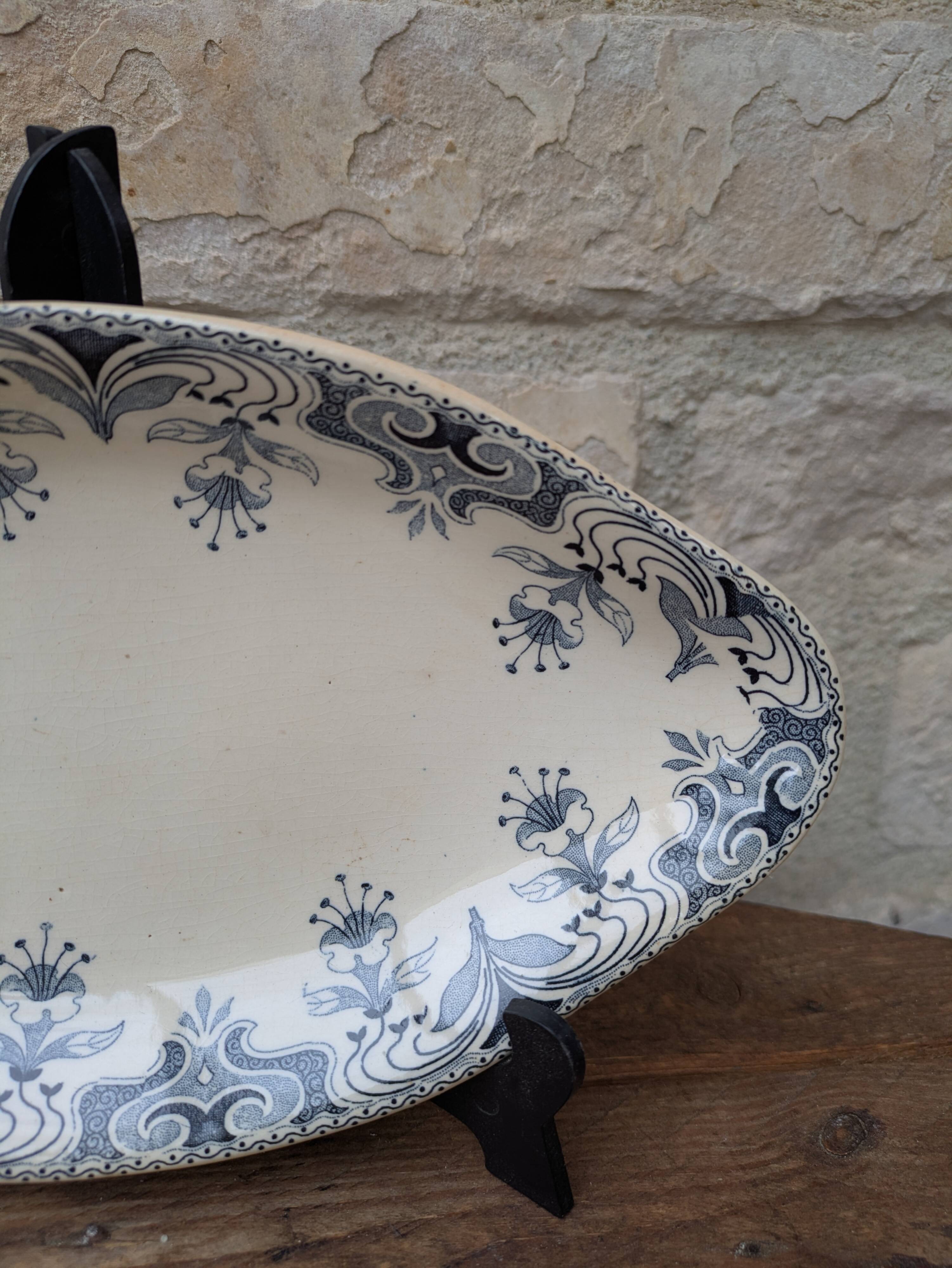 Ceramic dish with arabesque and flower decorations E. Bourgeois Terre de Fer
