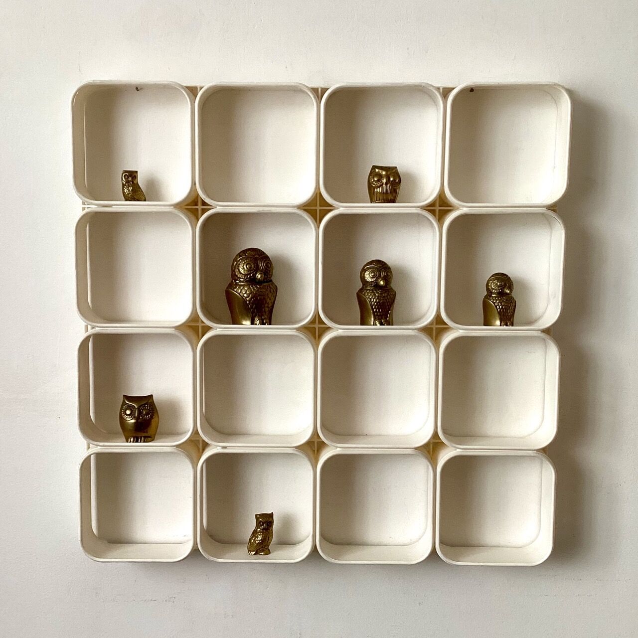 White 70's plastic module shelf