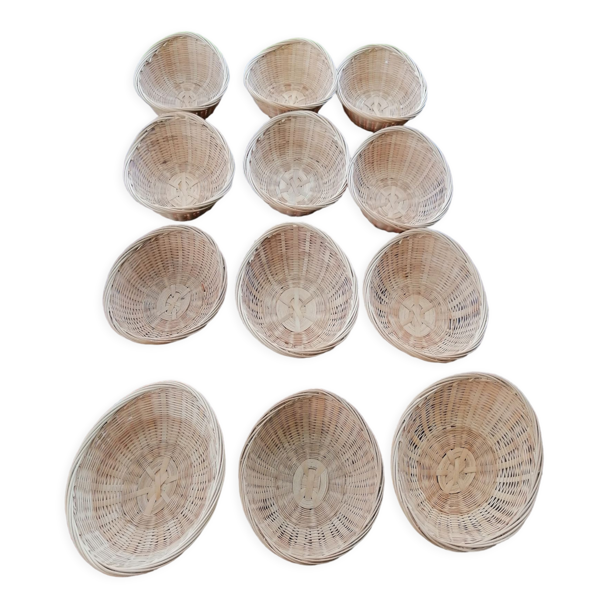 Set of 12 wicker restaurant bread baskets